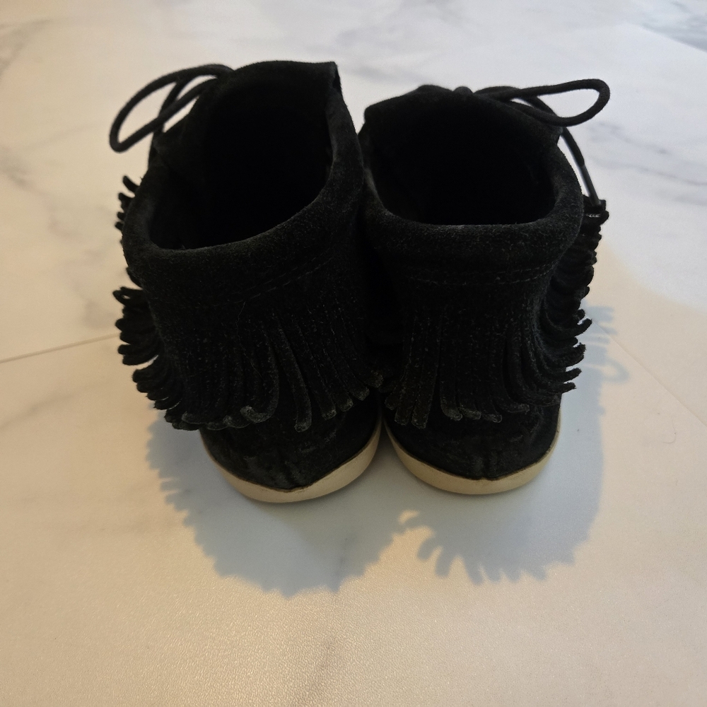 Minnetonka Black Venice Suede Fringe Ankle Boot Moccasin Size 9 - Picture 4 of 8